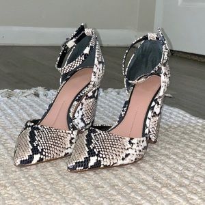 GIANNI BINI SNAKE SKIN HEELS *price is negotiable*